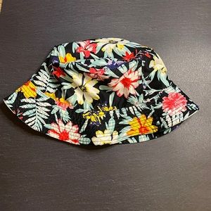 ✨2/$12✨Reversible Floral Bucket Hat